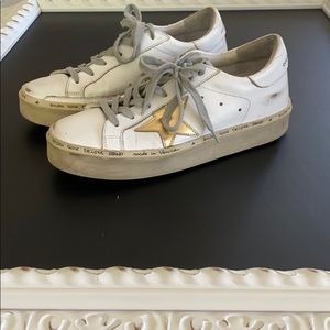 ♡︎𝙶𝚘𝚕𝚍𝚎𝚗 𝙶𝚘𝚘𝚜𝚎 𝙷𝙸𝚂𝚃𝙰𝚁♡︎